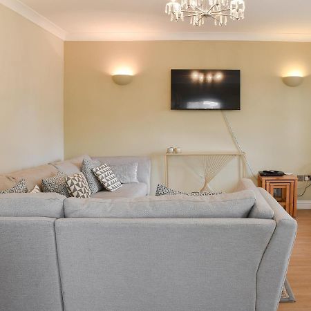 The Lodge Cosham Extérieur photo