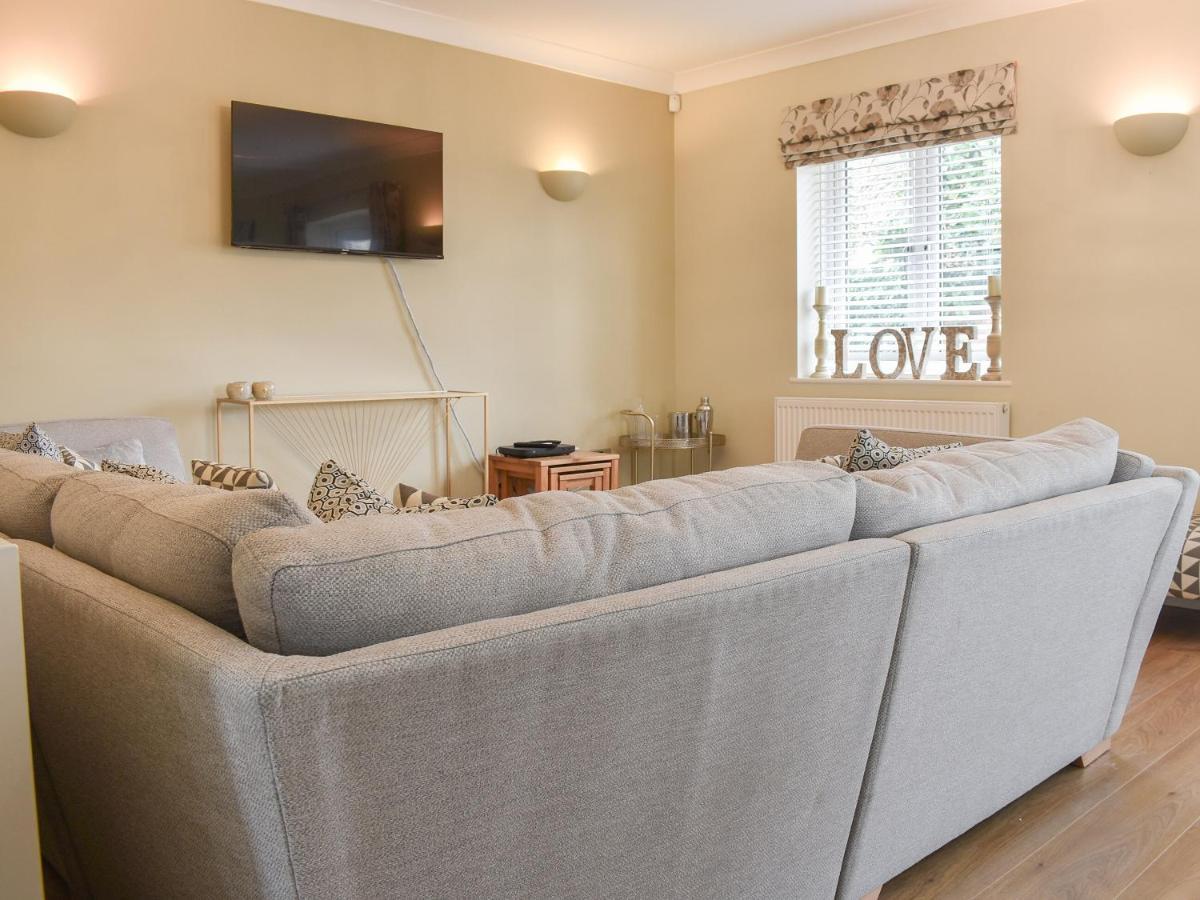 The Lodge Cosham Extérieur photo