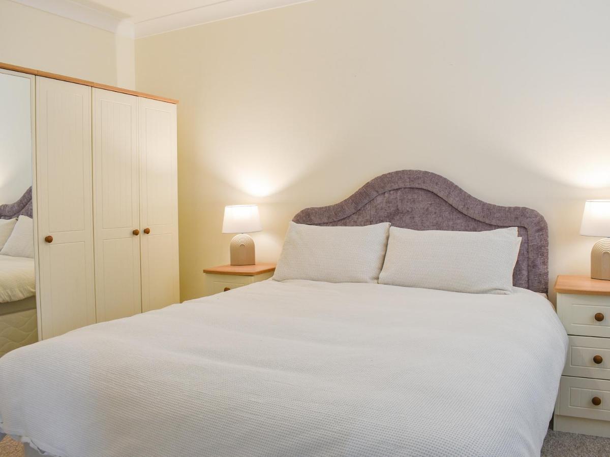 The Lodge Cosham Extérieur photo